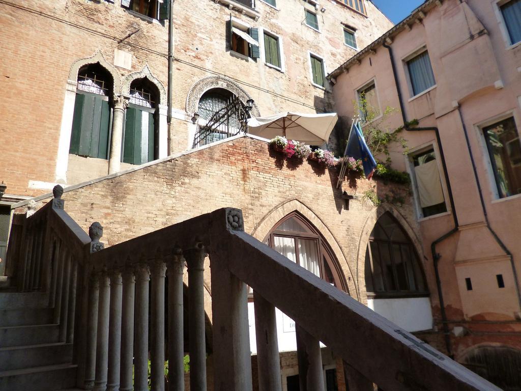 Palazzo Lion Morosini - Check In Presso Locanda Ai Santi Apostoli Venice Ngoại thất bức ảnh